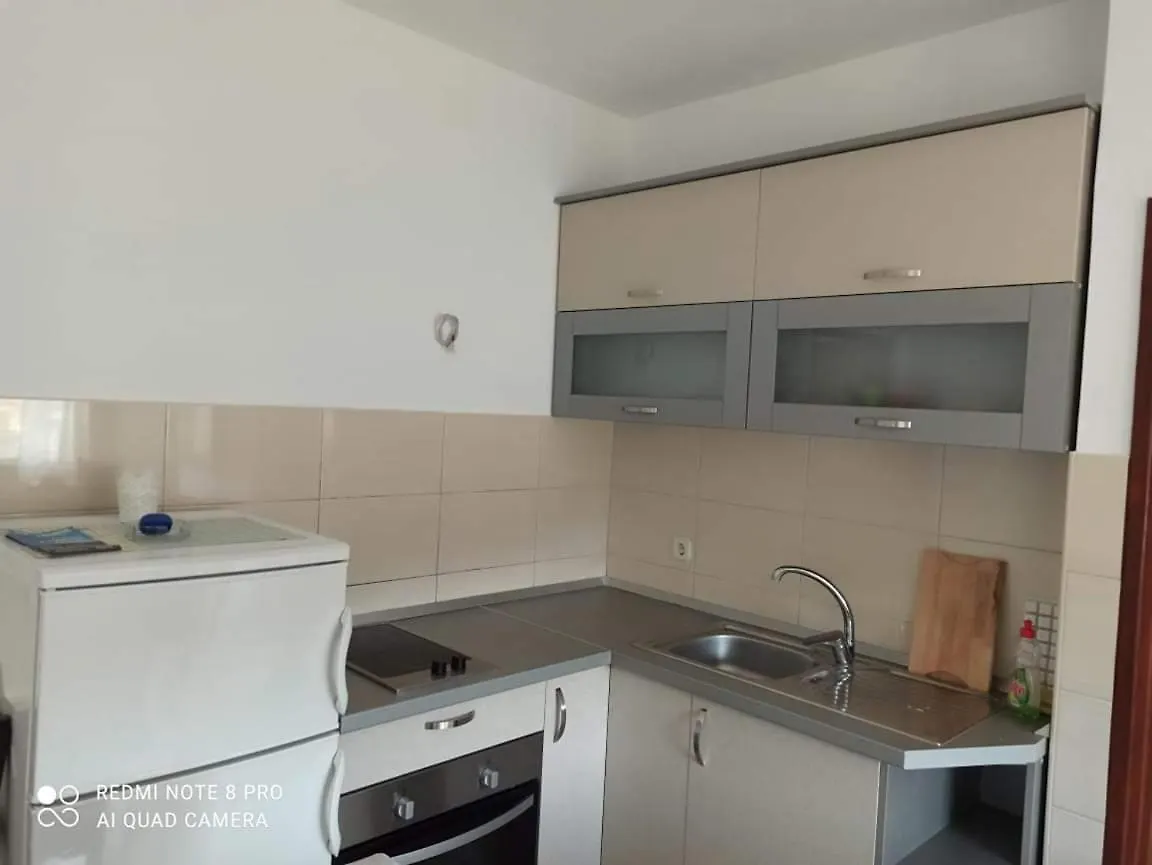 شقة Apartmani Mera Ugrinici كرواتيا