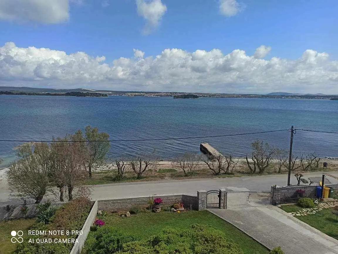 Apartmani Mera Ugrinici